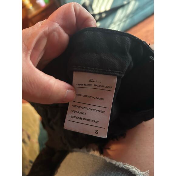 KANCAN HIGH RISE DISTRESSED DENIM SHORTS: BLACK SIZE SMALL - Picture 4 of 4